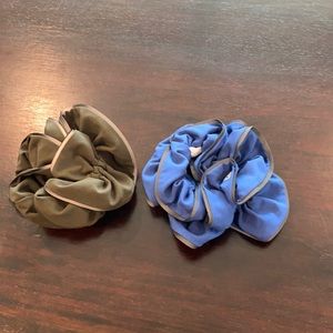 Lululemon light locks reflective scrunchie